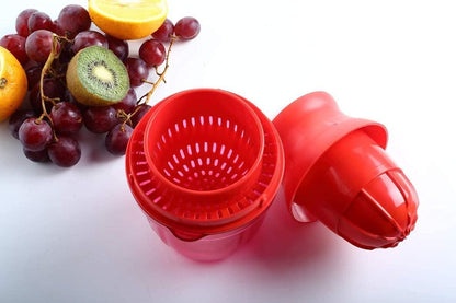 🍓🥭 2-in-1 Mini Fruit Juicer – Fresh Juice Anytime, Anywhere! 🥤⚡